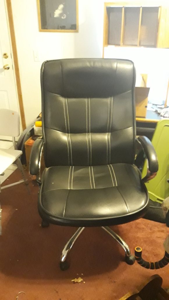 OVER Sized Office Chair
