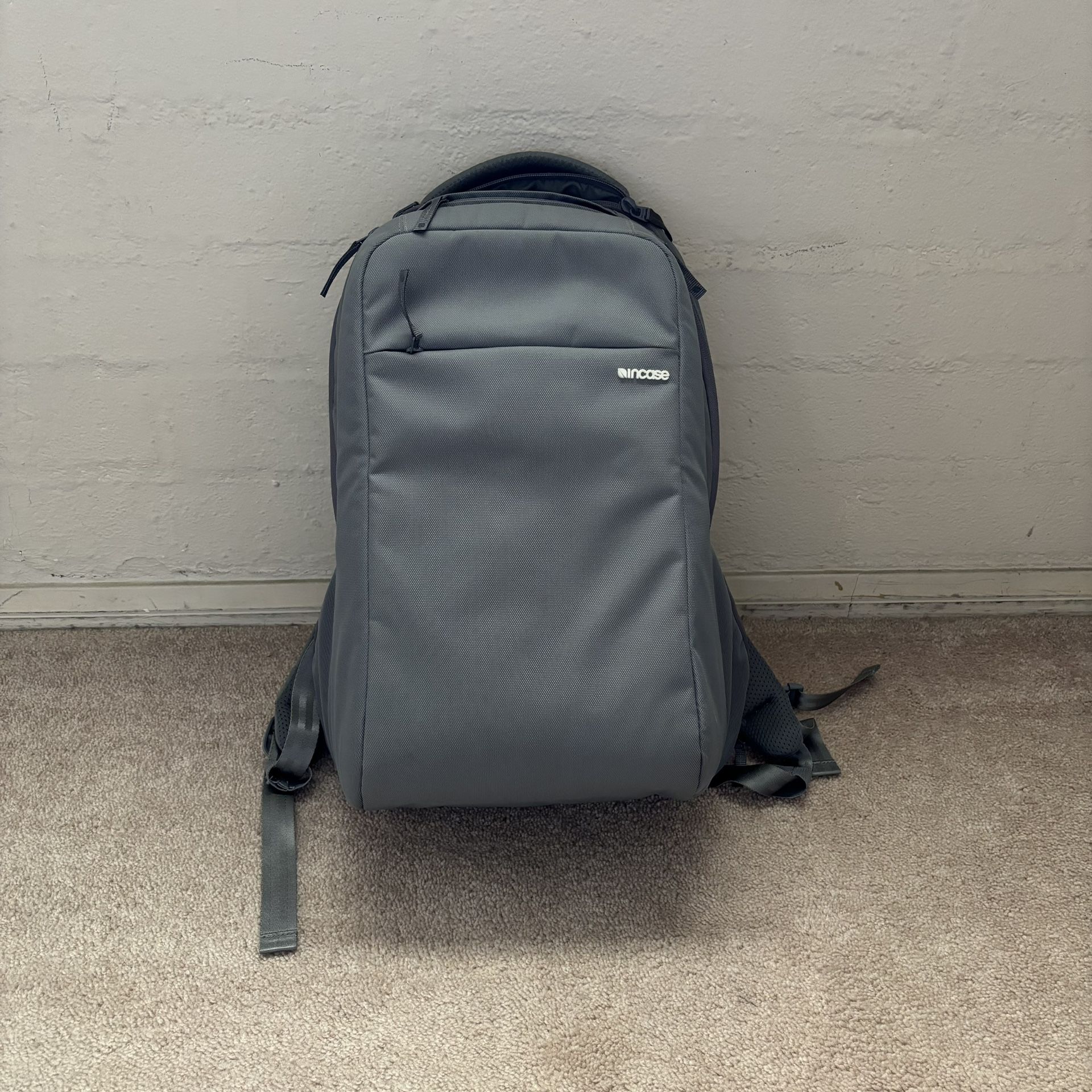 INCASE ICON Backpack