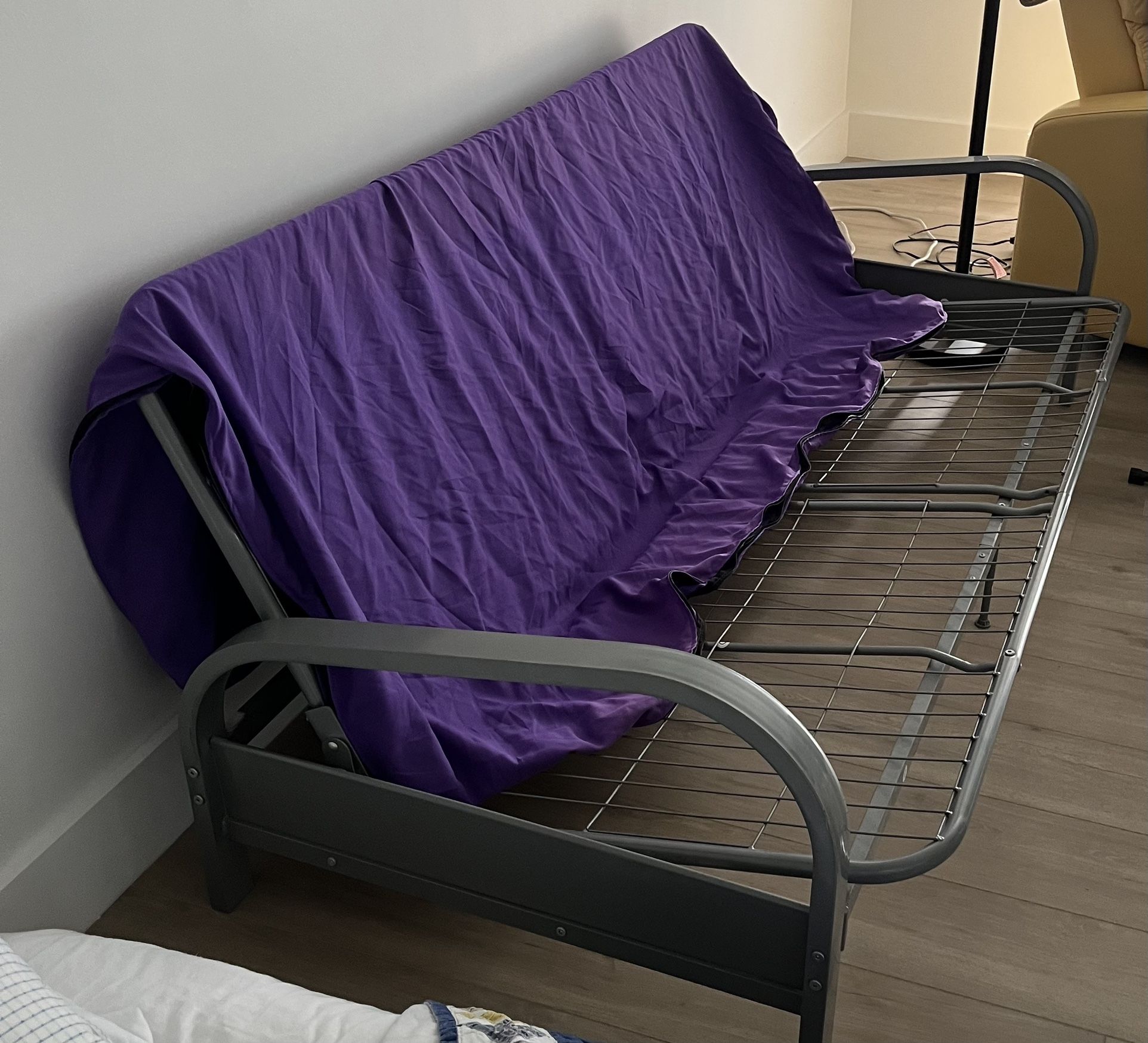 FUTON FRAME