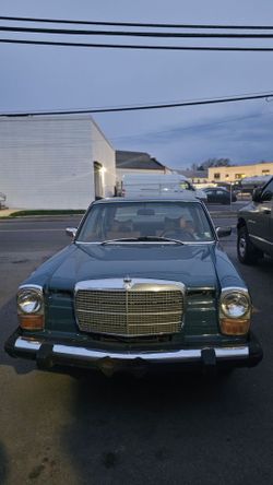 1975 Mercedes-Benz 220