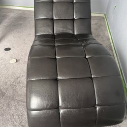 Leather Lounge Chaise 