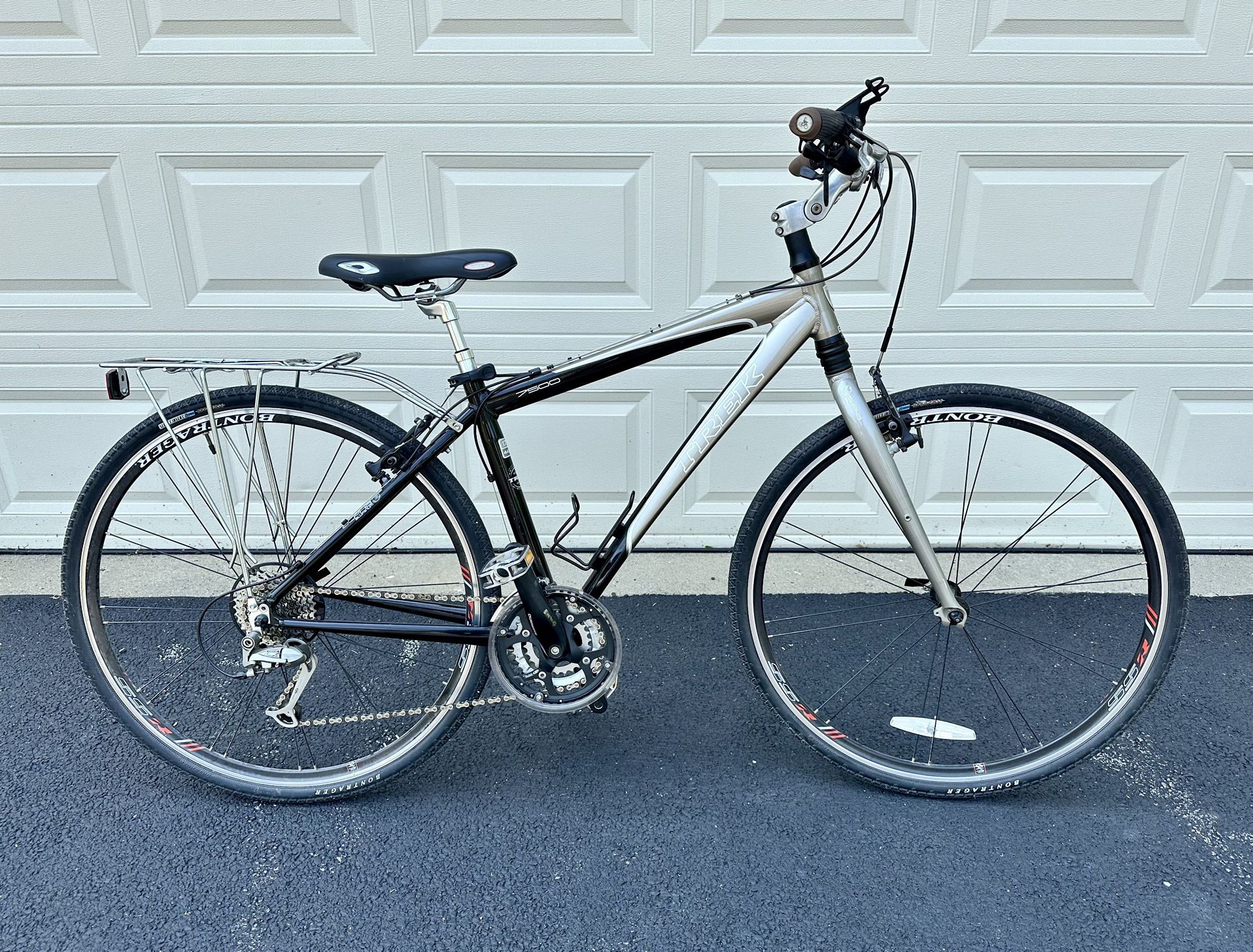 Trek 7500 Hybrid Bike 17.5”