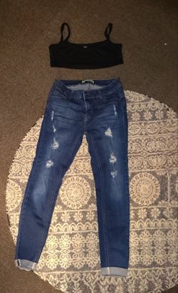 Size 7 dark denim stretchy skinny jeans Sheen micro crop top and a knitted pullover