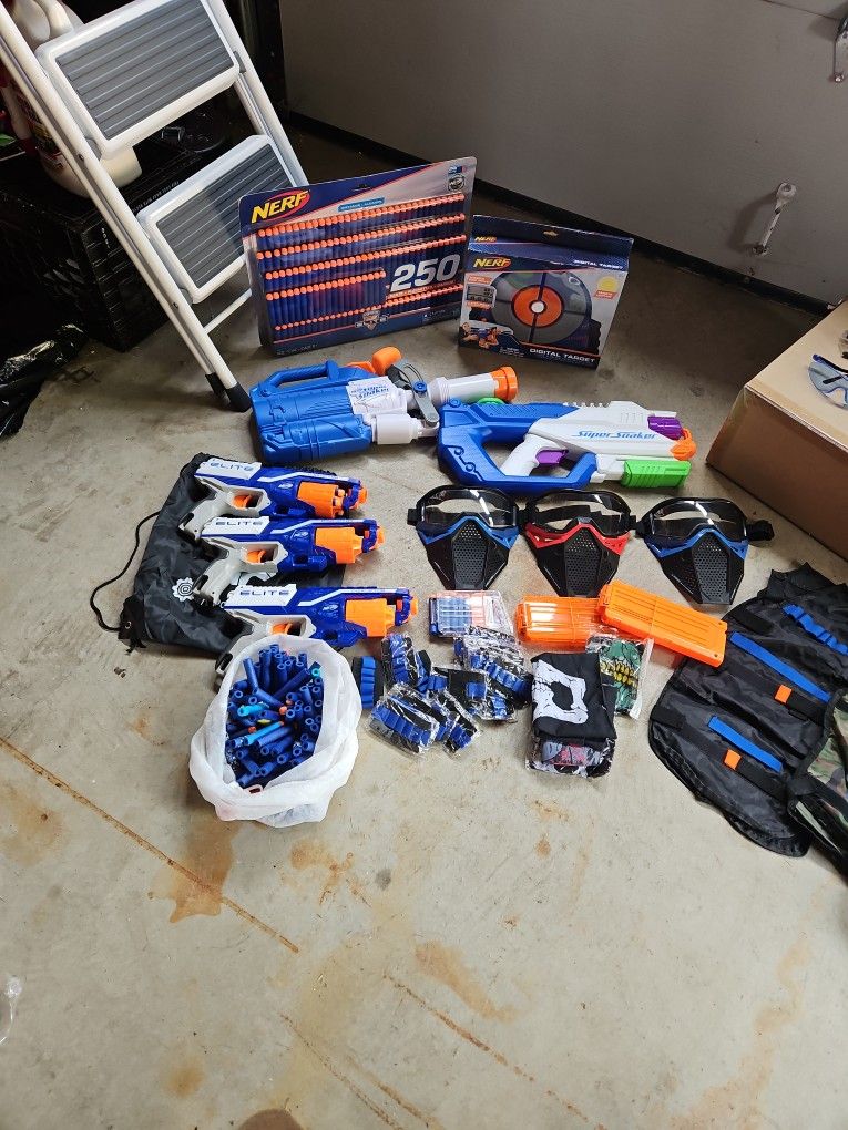 Nerf. Guns
