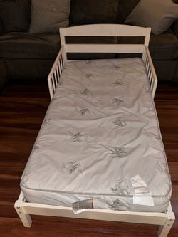 Toddler bed