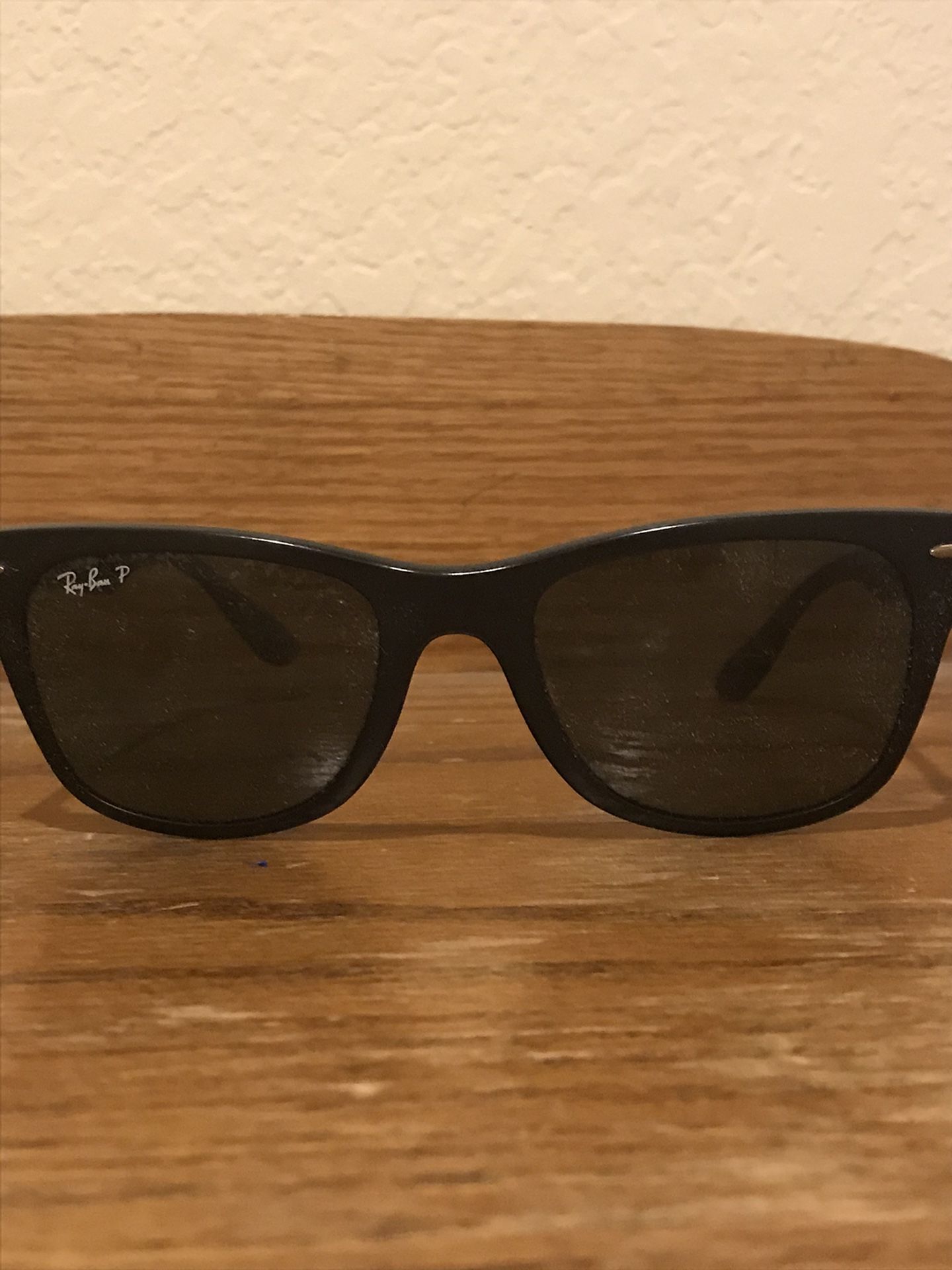 Rayban wayfarer polarized sunglasses matte frame
