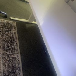 Electric adjustable desk in good condition