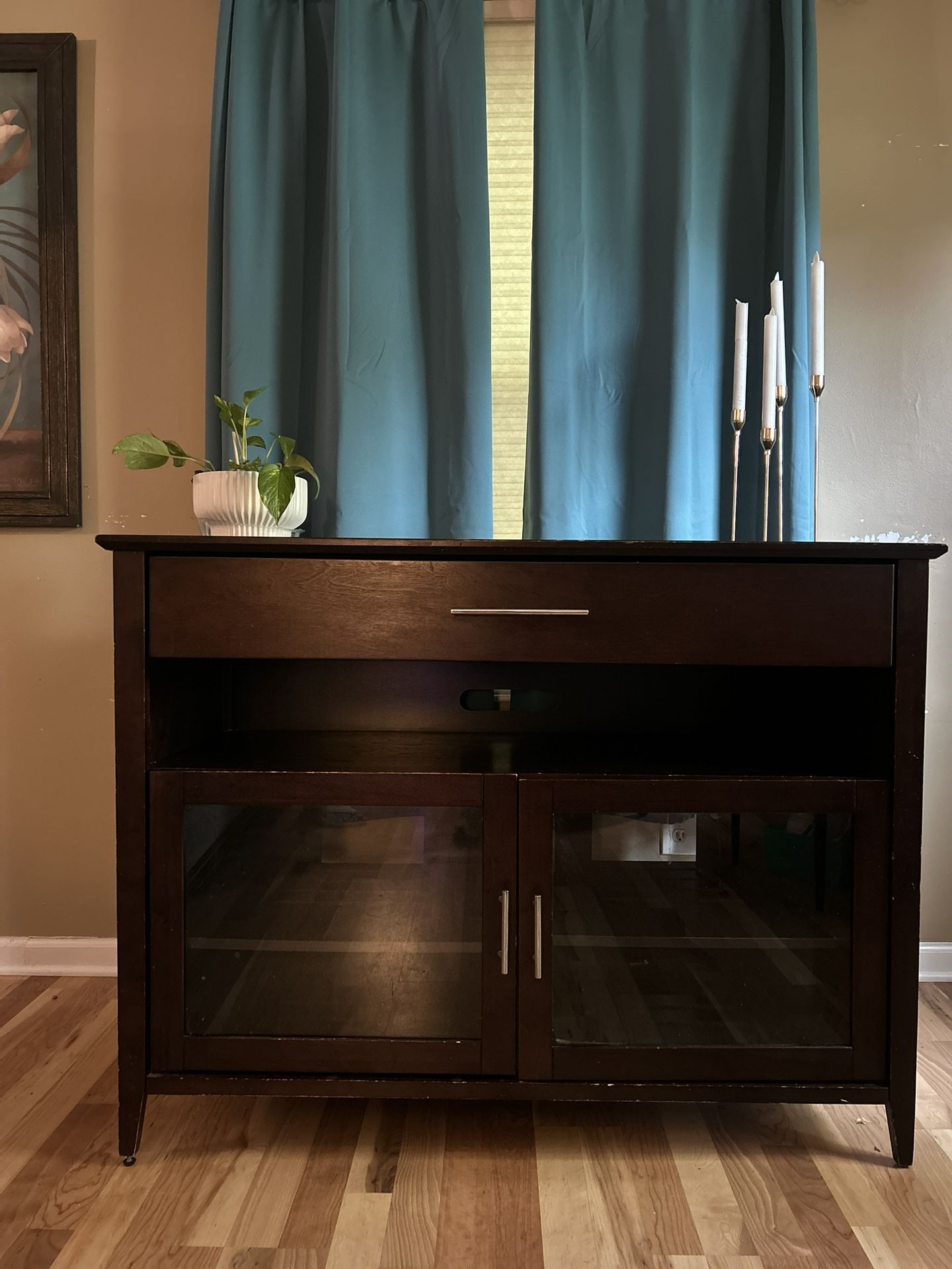 Tv Stand/Console 
