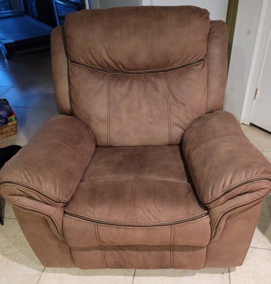 Rocking Recliner 