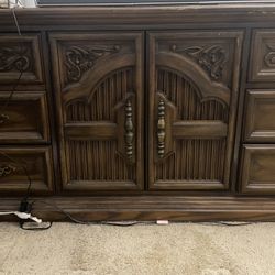 dresser set