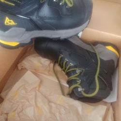 UNISEX WRK BOOTS....SIZE 5 MEN'S/6.5 WOMEN'S...NEW IN BOX NO TRADE