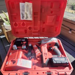 M18 Cordless ProPEX Expansion Tool Kit 2632-22XC