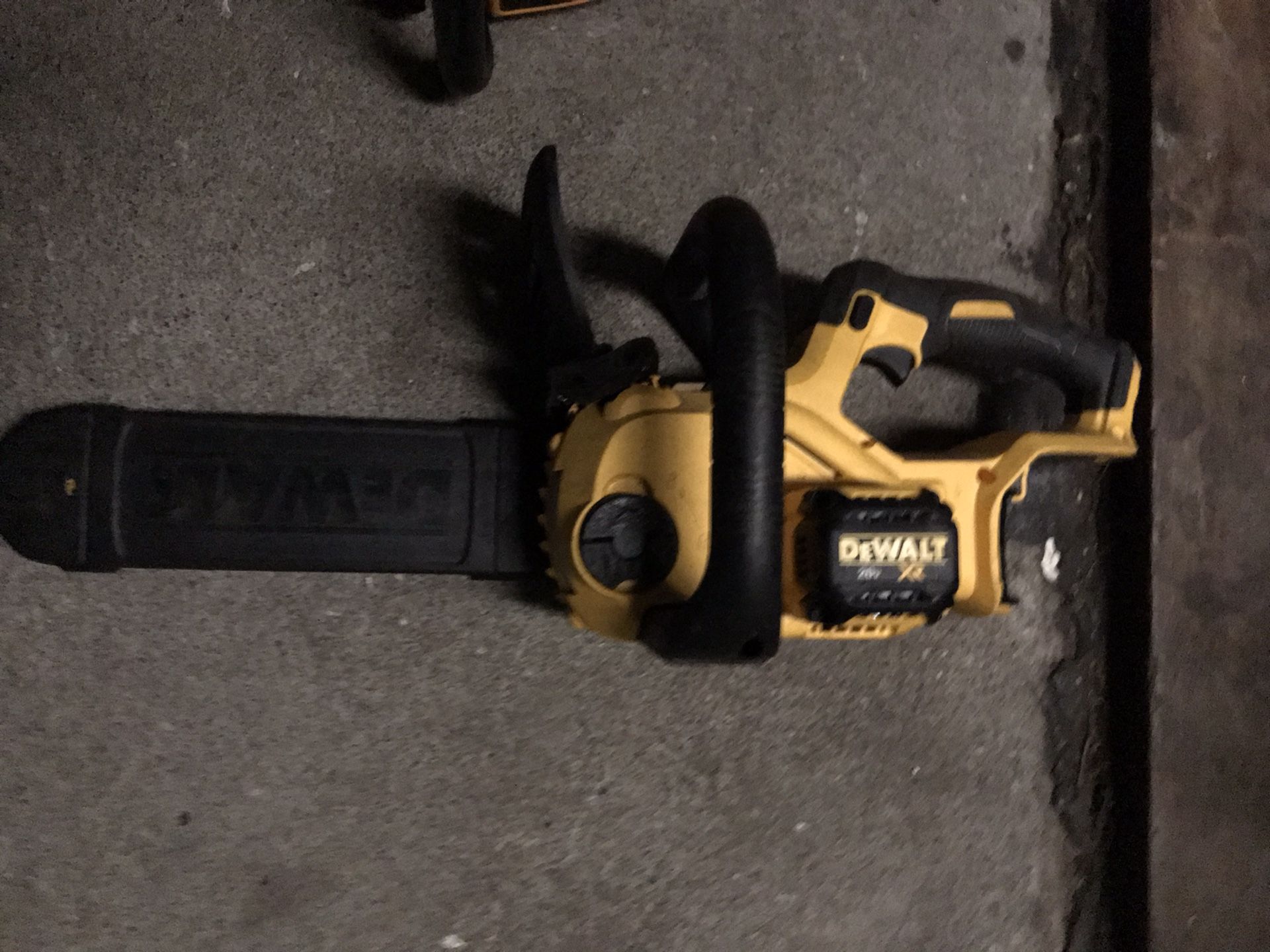 Dewalt 20V Chainsaw 
