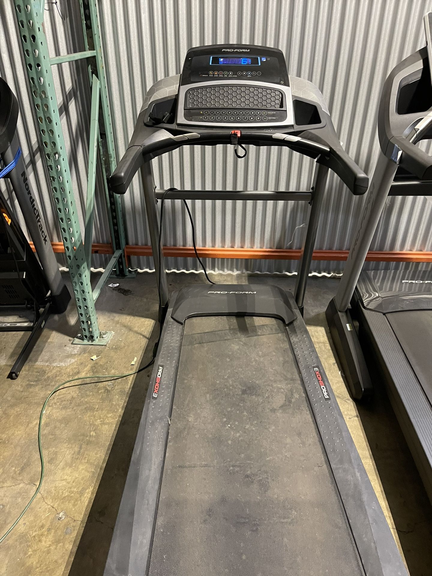 Proform Premier 600 Treadmill for Sale in Fountain Valley CA OfferUp
