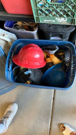 5 safety helmets and harnesses