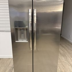 Frigidaire Refrigerator 