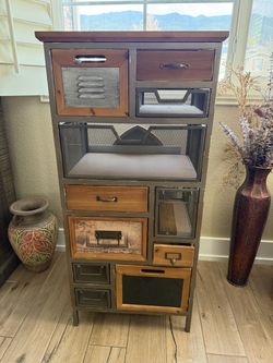 Decorative cubby shelf