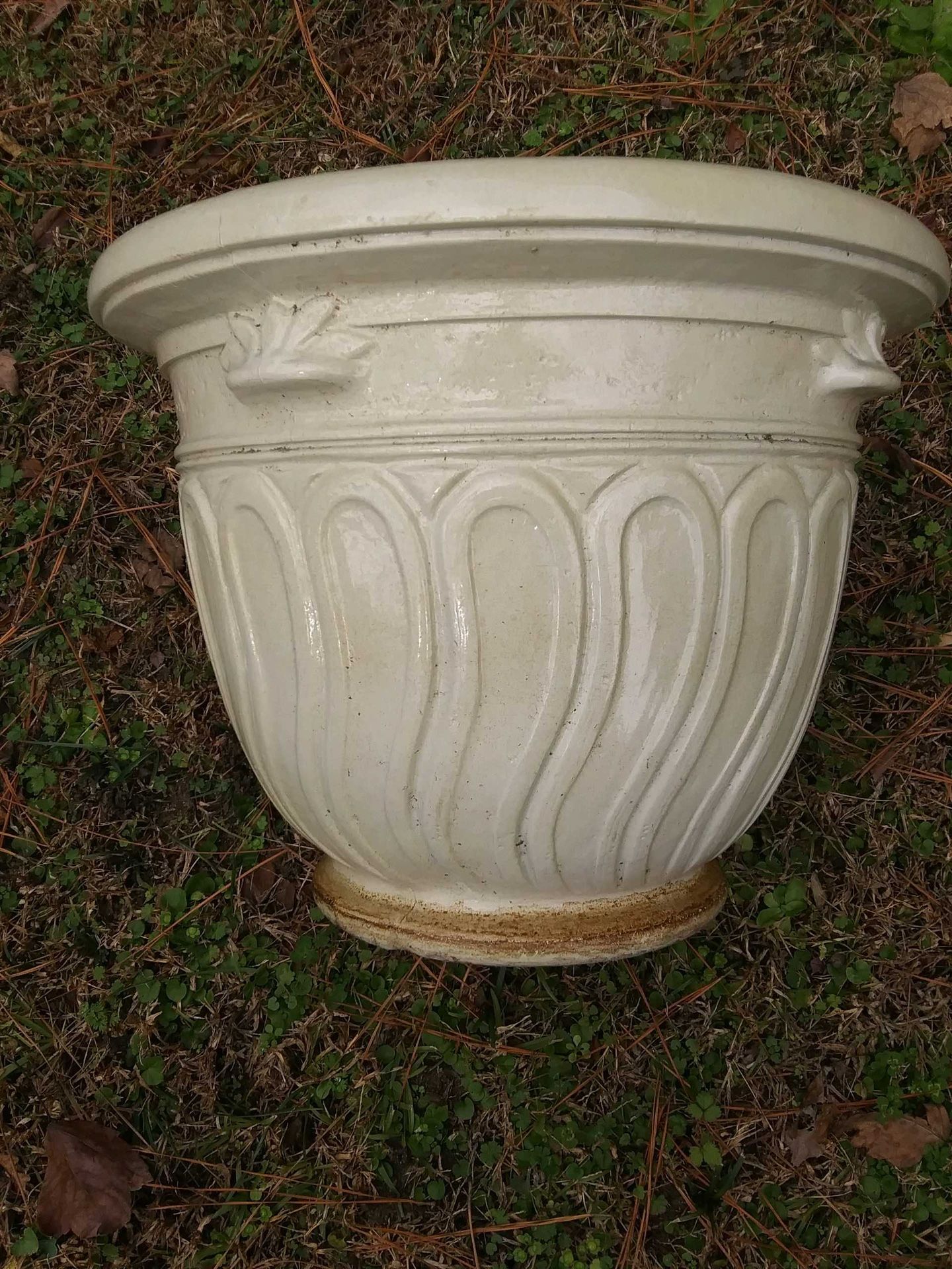Large Flower Pot (used) Pls Read Description