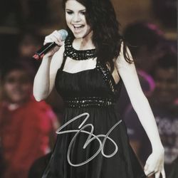 SELENA GOMEZ ORIGINAL HAND SIGNED / AUTOGRAPHED SEXY SINGING 8x10 PHOTO w/COA