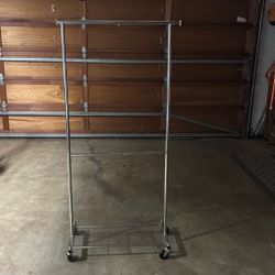 Portable clothes rack