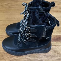 New Womens Pajar Boots Size 7 Black In Color 