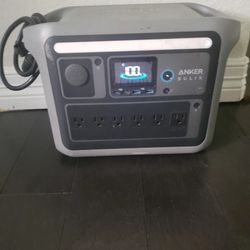 Anker power bank c1000 with 100w panel