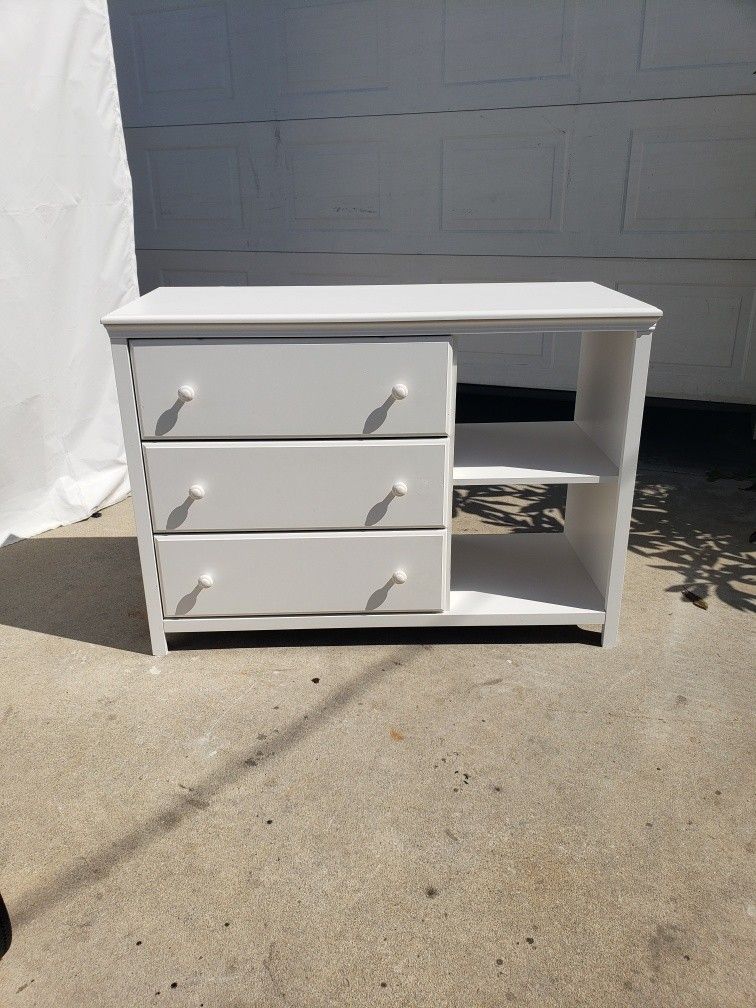 Dresser With Shelves
