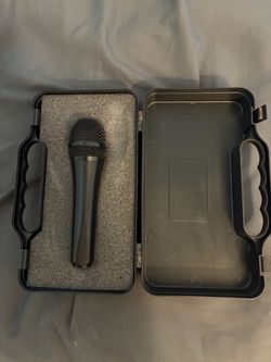 Hand held microphone