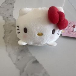 NEW HELLO KITTY PLUSHIE STUFFED ANIMAL TOY COLLECTIBLE!