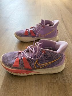 Nike kyrie “daughters” size 10