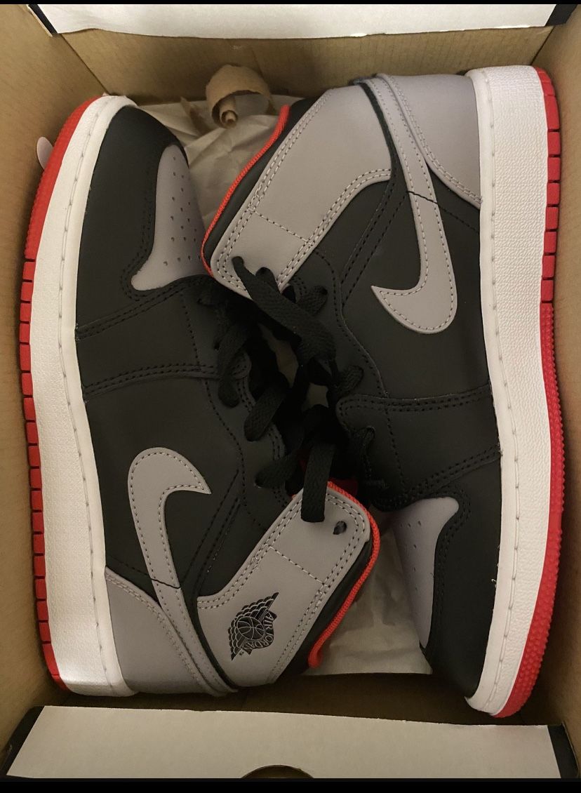 Jordan One Mid  Like New Size 7.5w Or 6y