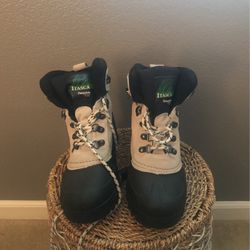 Itasca Snow boots Woman’s Size 7.