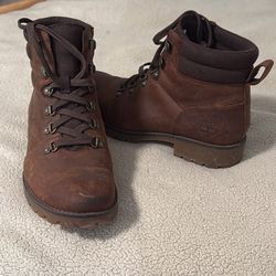 Women’s Timberland Boots 7.5