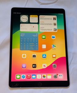 NICE APPLE iPad PRO 10.5 inch 64GB WIFI iOS17