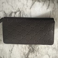 Authentic gucci wallet