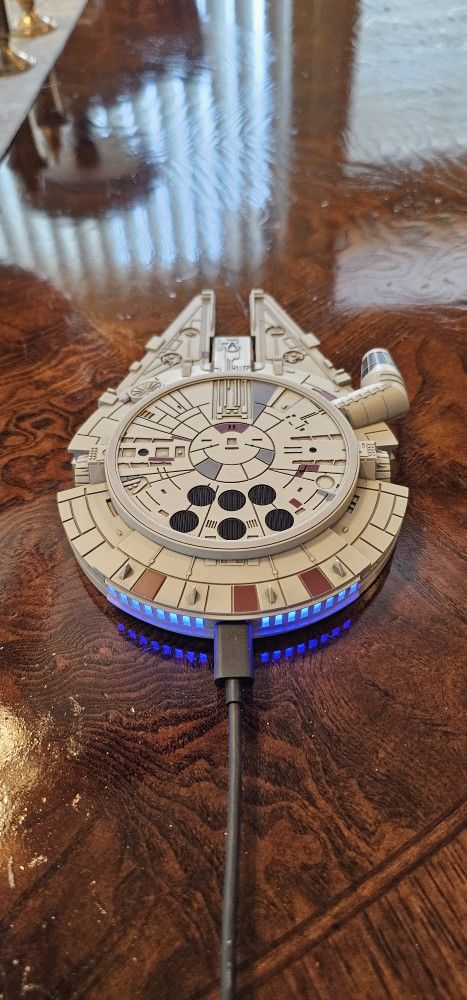 Star Wars Millennium Falcon Wireless Charging Pad Samsung & I Phone Charger Disney / Han Solo / Chewbacca / Disneyland / Darth Vader / Cell Phone