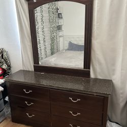 Dresser W/ Mirror