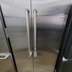 Viking Refrigerator Side By Side New 