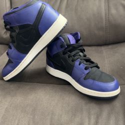 Air Jordan 1 Retro Mid 'Dark Concord' 