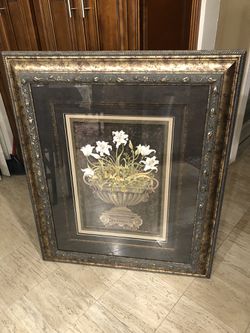 PICTURE GALLERIES INC. Classical Bloom photo/frame
