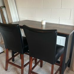 Table With 2 Bar Stools