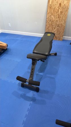 Gold’s Gym Bench