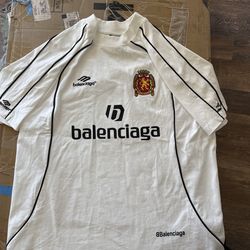 Balenciaga T- Shir Size M