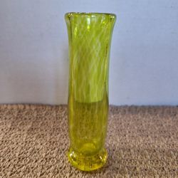 LIME GREEN ART GLASS VASE
