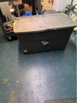 Tote with lid and wheels 1116 airport dr message for meet
