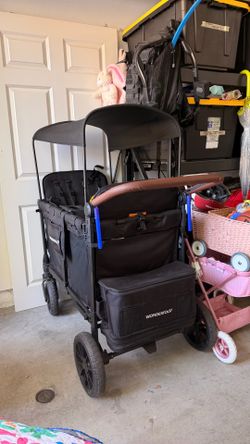 WonderFold W4 Elite 4-Seater Stroller Wagon