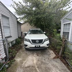 2017 Nissan Pathfinder