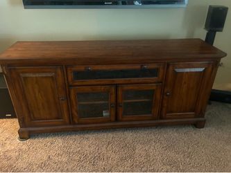 Entertainment center