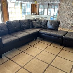 L-Shaped Sectional Couch with Chase and Ottoman 103.5x74.5x32 - Espresso Brown