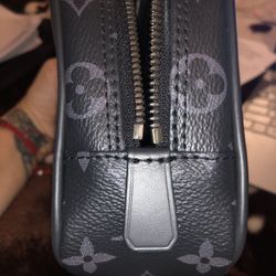 LV Toilet Pouch GM